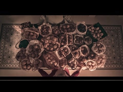 The Handmaid's Tale 3x10 - "Muffins mean yes. We're gonna need a bigger boat."