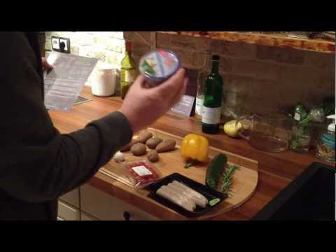 Rosmarinkartoffeln mit bunten Bratwurstspießen (HelloFresh Gericht)