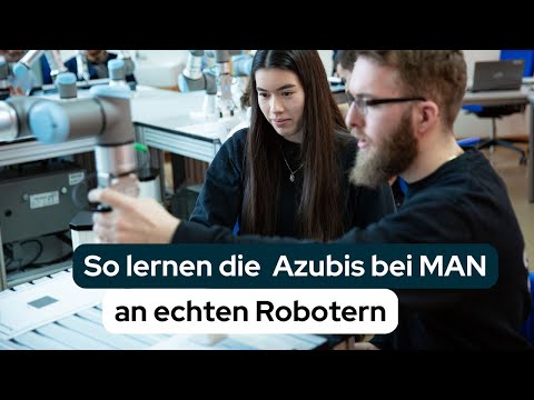 Diese Azubis bereiten sich an echten Robotern für die Arbeitswelt vor