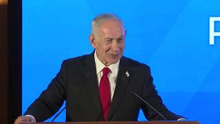 Remarks by PM Netanyahu at the conference of presidents of major American Jewish organizations (עדכוני משרד ראש הממשלה) - התמונה מוצגת ישירות מתוך אתר האינטרנט יוטיוב. זכויות היוצרים בתמונה שייכות ליוצרה. קישור קרדיט למקור התוכן נמצא בתוך דף הסרטון