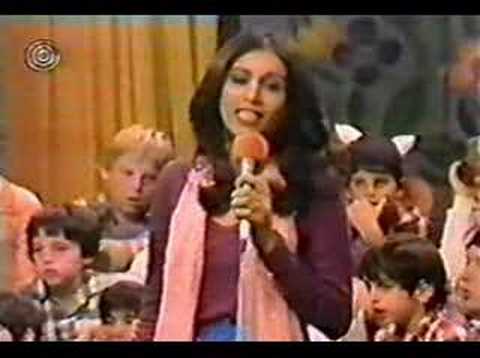 Ofra Haza on Kid's show - A Hanuka Song