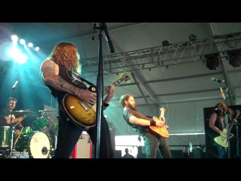 Baroness's Bonnaroo Set