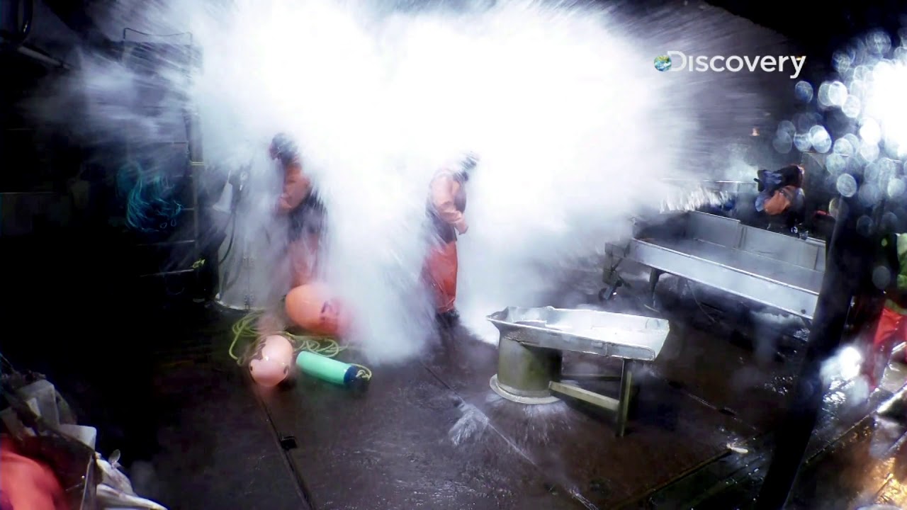 The hunt for the Alaskan King Crab | Deadliest Catch S12