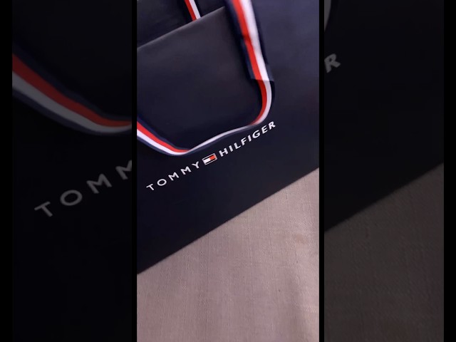 Vídeo relacionado con Tommy Hilfiger Patch Print Hifiger Beach Sandal Fm0fm05903, Chanclas Hombre, Blue (Desert Sky), 45 EU