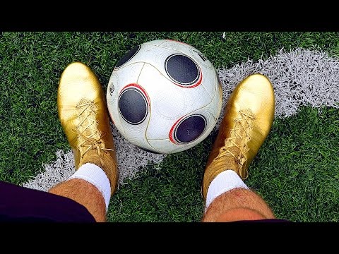 TESTING GOLD Cristiano Ronaldo Boots: Spray Painted Nike Mercurial Superfly Play Test by iFootballHD