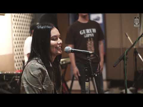 D'MASIV x Sophia | Studio Session Signature Chrisye