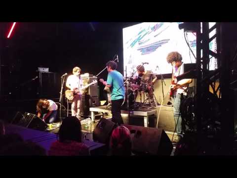 Boogarins - "Infinu"