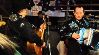 Flaco Jimenez plays Volver with the Tex Maniacs