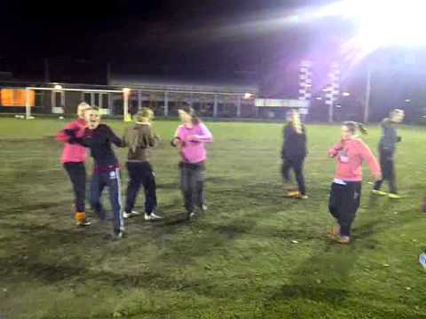 Moerse meiden draaien door......