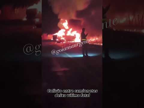 Tragédia na GO-230: colisão entre duas camionetes termina com morte e incêndio, em Goiás