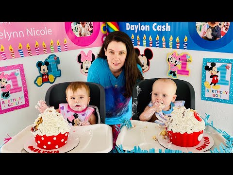 Twins 1st BIRTHDAY 🎂 CAKE SMASH 🎂