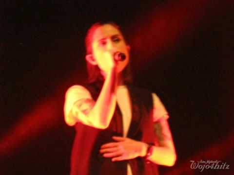 13/26 Tegan & Sara - Walking With A Ghost Clip @ TCU Place, Saskatoon, SK 9/09/16