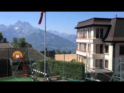 スイス寄宿学校ボーソレイユ校の外観（Collège Beau Soleil）【スイス留学.com】