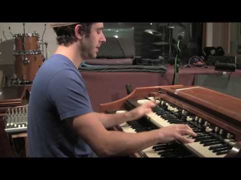 Jared Gold jazz organ trio "Hoopin' On Sundays"