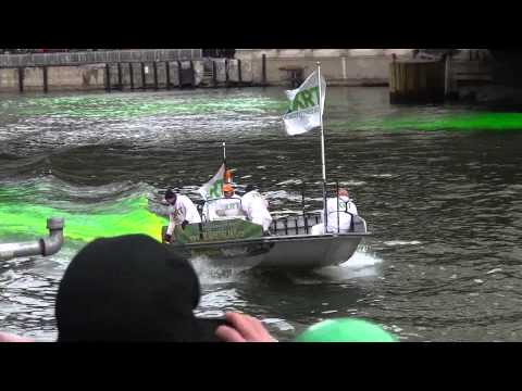 Боядисват река Чикаго в зелено за деня на Св. Патрик