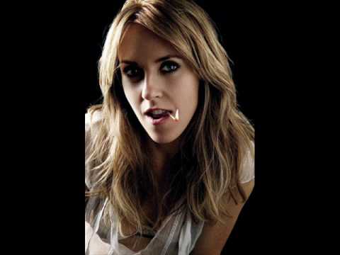 Videoclip de Giving It All To You — Liz Phair
