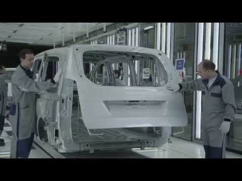 Thumbnail for Mercedes-Benz V-Class - Plant Vitoria, part 2 | AutoMotoTV by Mercedes-Benz V-Class
