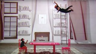 Another kind of blue, Flyland in a room