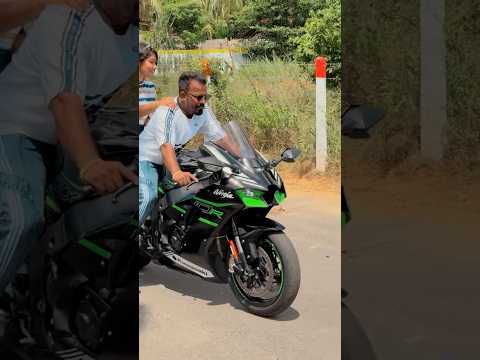 ගේම් ගහන කොල්ලෝ බලන්න කව්ද ඉන්නේ කියලා😉 #srilanka #kawasaki #zx10r #bike #youtubeshorts #100k