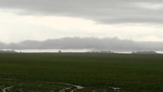 preview picture of video 'Low roll cloud by spring valley, MN 6-1-14'