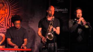 Anderson East - "Keep The Fire Burning" (Live In Sun King Studio 92 Powered By Klipsch Audio)