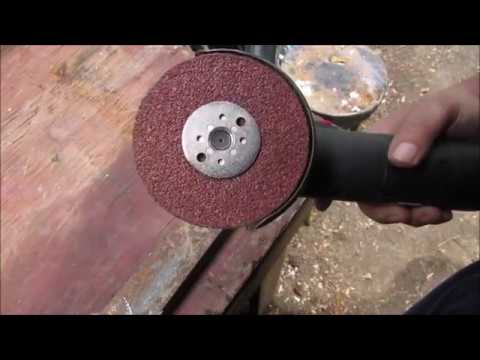 Showing the electric angle grinder