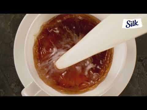 thumbnail video image 2 of Bebida vegetal Silk sabor almendra con chocolate 946 ml, 2 of 6