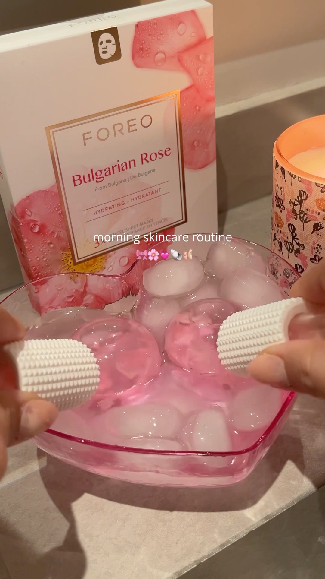 Mulai hari dengan skincare routine yang bikin wajahmu glowing! 🌸✨ Siap menyambut hari penuh percaya diri!