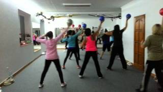 preview picture of video 'Mara fitness badyball'