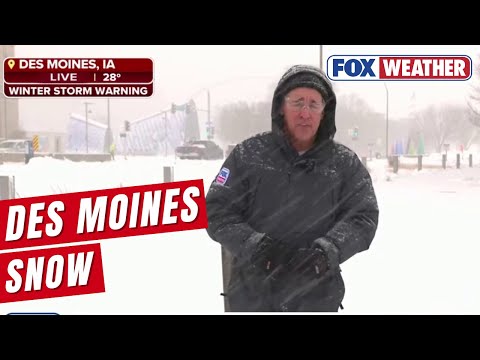 Heavy Snow Buries Des Moines As Winter Storm Blasts Millions