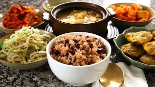 Korean red bean rice and side dishes (팥밥)