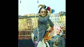 Download lagu Sinden Cantik Winong Nawangsih menari jaranan #sinden #tari #joget #unik #wayang #kulit mp3 Download lagu Sinden Cantik Winong Nawangsih menari jaranan #sinden #tari #joget #unik #wayang #kulit mp3