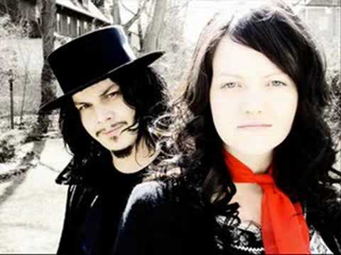 the white stripes-fell in love with a girl lyrics