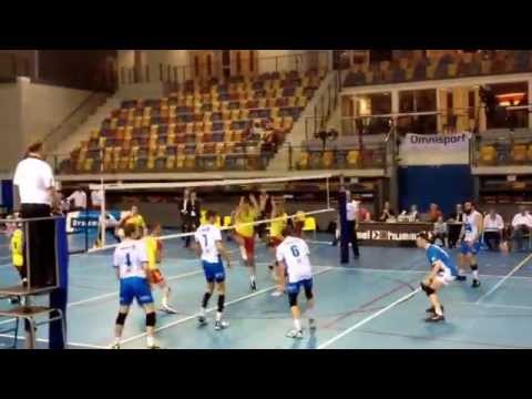 Draisma Dynamo - Abiant Lycurgus winst in de tweede set voor Draisma Dynamo 25-16