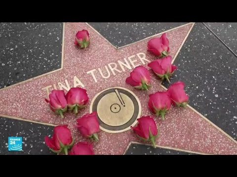محبو المغنية "تينا ترنر" يودعونها برسائل مؤثرة