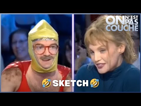 Jonathan Lambert impressionne Arielle Dombasle dans un combat de catch mexicain !