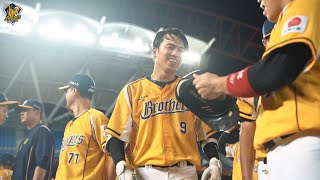 [分享] 王威晨被潑水實錄！生涯首支再見安打後