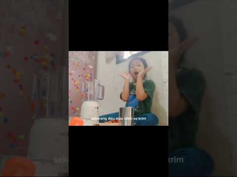 Membuat ice cream strawberry ala alifiya #membuateskrim #strawberry #feedshorts #shorts