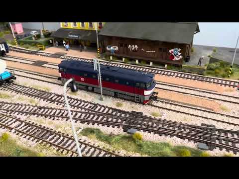 Czech 749 Speaker comparison