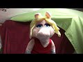 Miss Piggy Sings Santa Baby