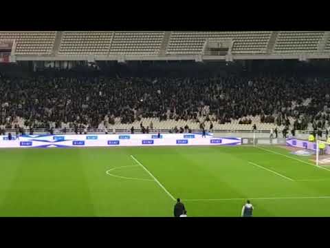 Αντικείμενα από οπαδούς του Παναθηναϊκού προς τους χούλιγκαν στο ΟΑΚΑ (17/03/19)