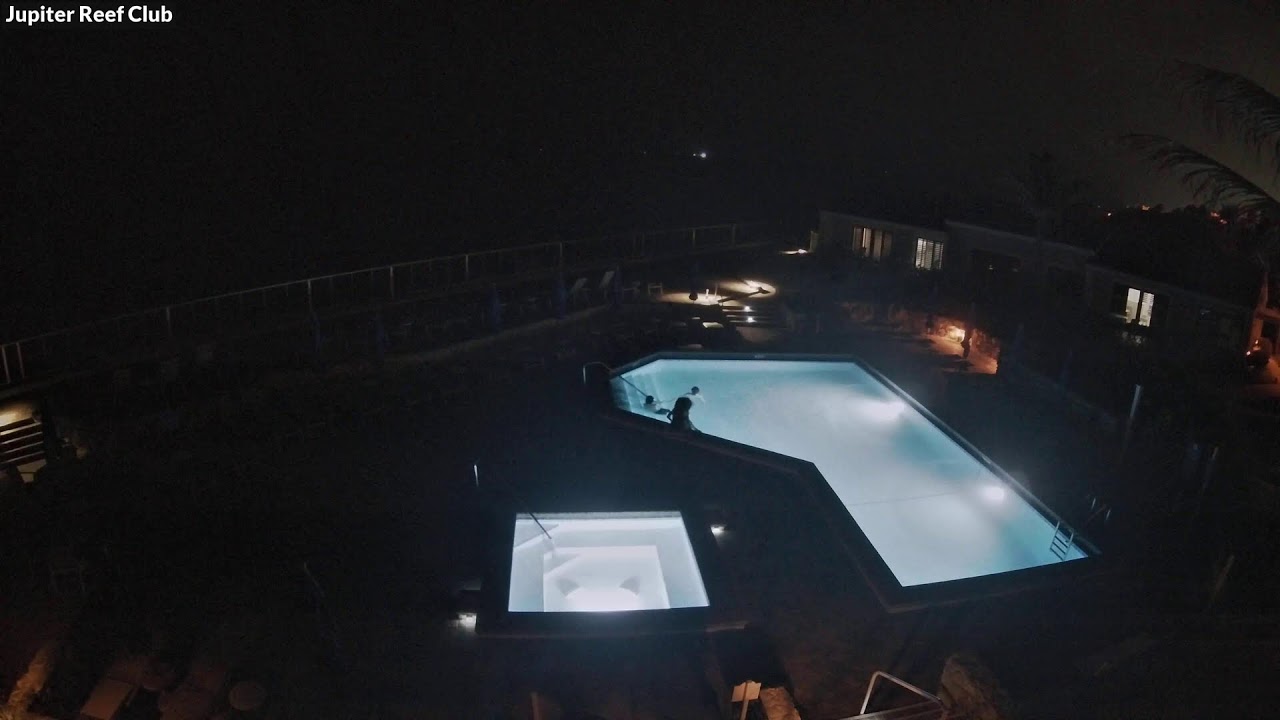 Live webcam view of Oceanfront Pool Deck at Jupiter Reef Club