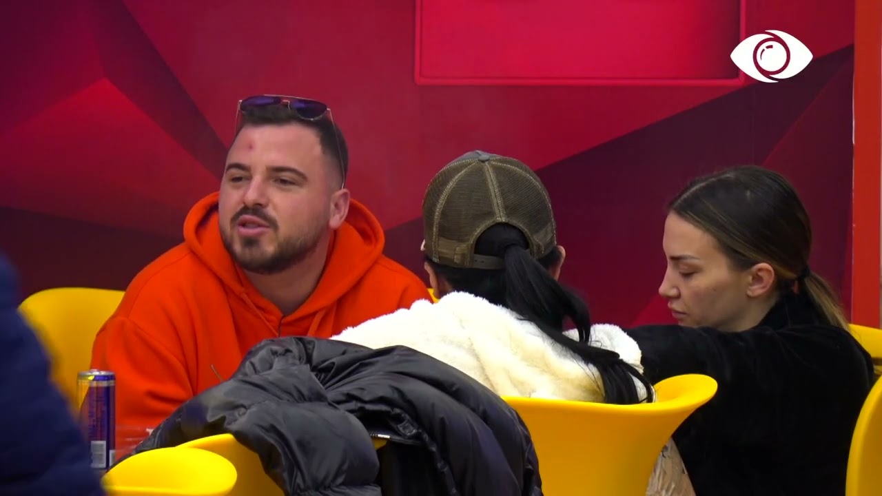 Sa rëndësi i jep vetes/ Ronaldo dhe Efi diskutojnë me Oltën