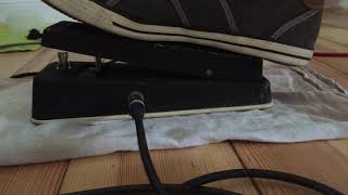 Video thumbnail for Vintage 70s JEN Crybaby Super Wah Demo by recktozguitar