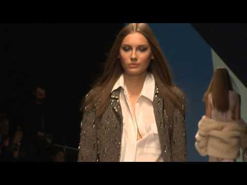 Hunkydory Fall / Winter 2014 Mercedes-Benz Fashion Week