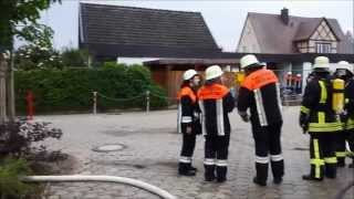 preview picture of video 'Übung der Feuerwehr Langensendelbach am Kindergarten (28.04.2014)'