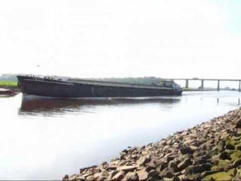 Vorbeifahrt Binnenschiff Zenit GMS 04804810 zu Tal auf der Hunte