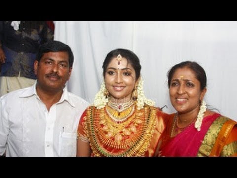 download lagu mp3 mp4 Navya Nair Wedding Pictures, download lagu Navya Nair Wedding Pictures gratis, unduh video klip Navya Nair Wedding Pictures