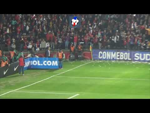 "La previa de la hinchada y el ingreso de los equipos  Colón   Sao Paulo  Copa Sudamericana 2018" Barra: Los de Siempre &bull; Club: Colón