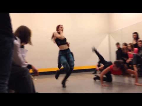 Nastya Rybka vs girl wih house Casa de la Gracia - vogue perfomence 1.11.13